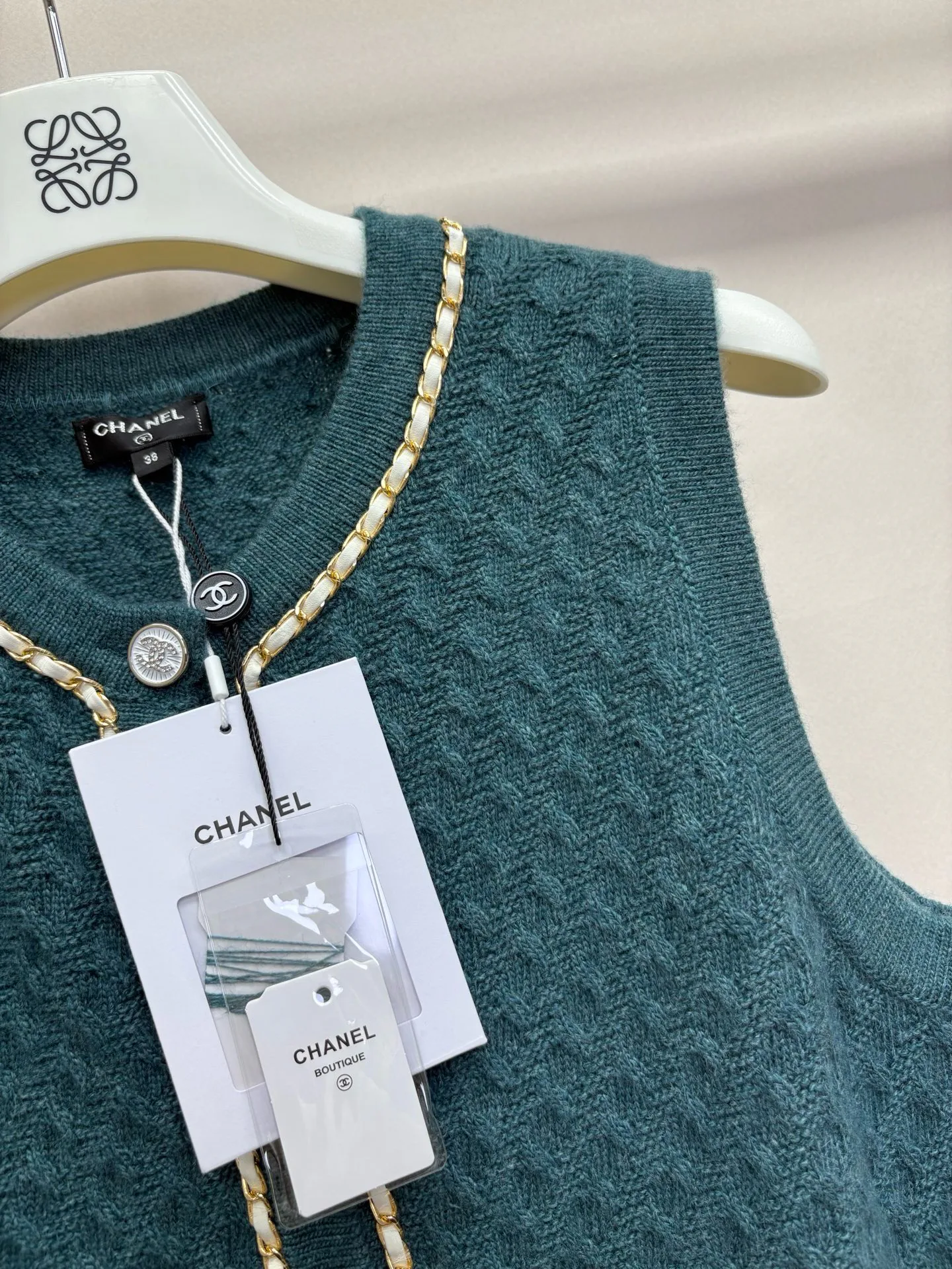 Жилеты Женские Chanel 18028703