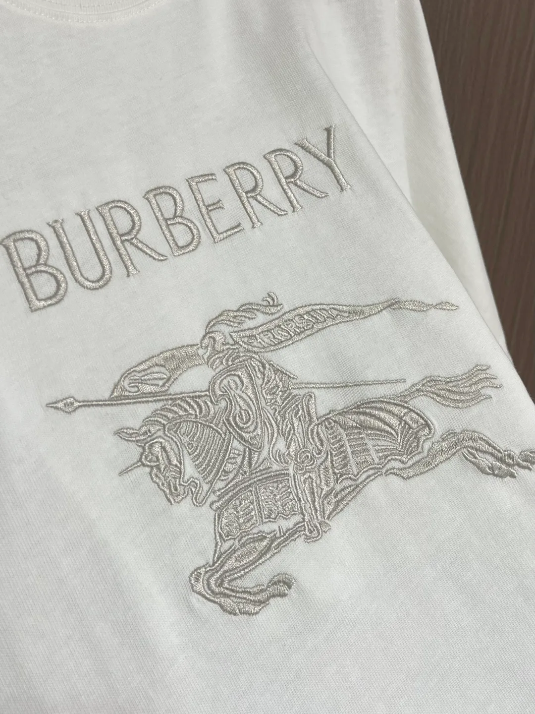 Футболки Женские Burberry 18191328