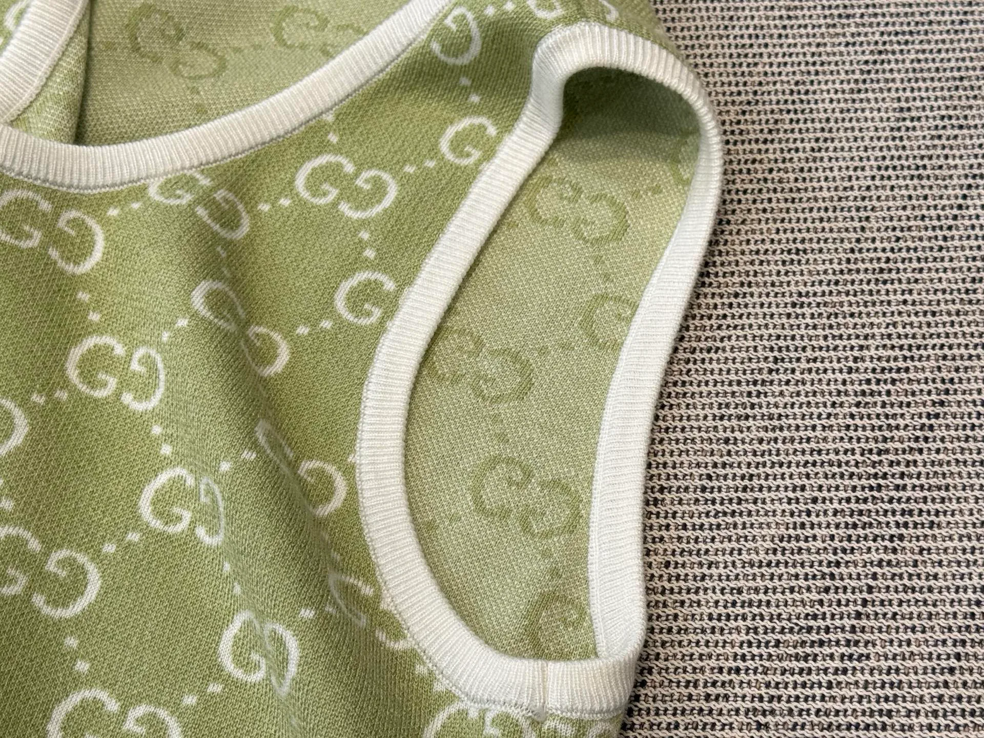 Жилеты Женские Gucci 11710217
