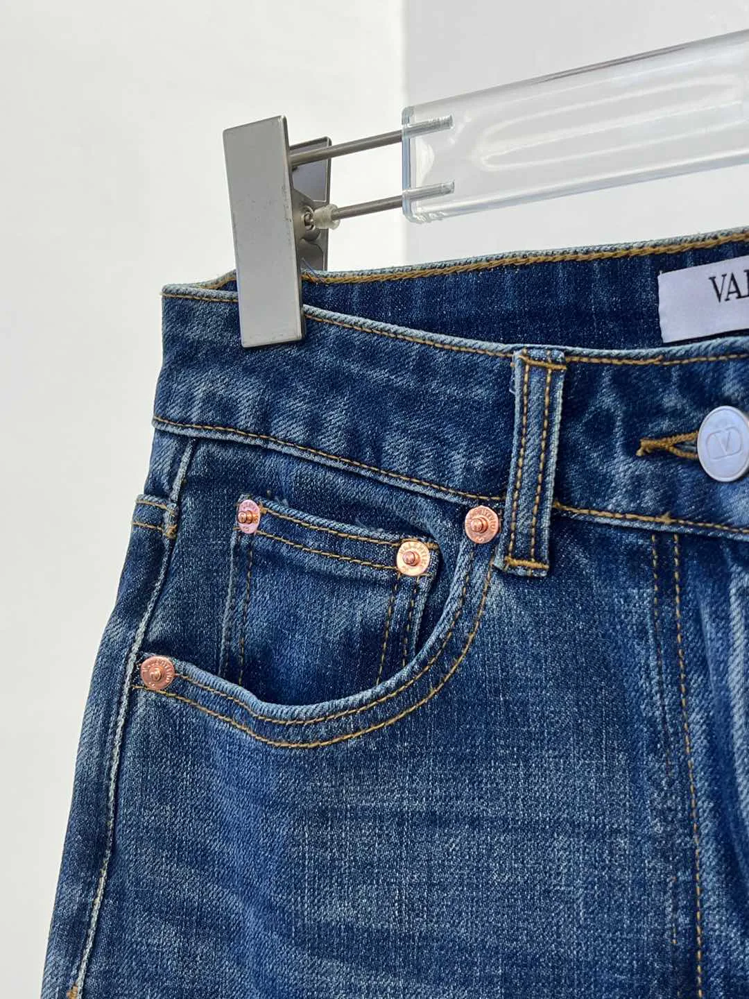 Джинсы Женские Valentino 11706625