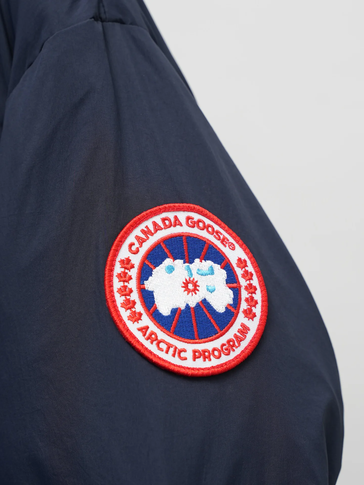 Куртки И Пуховики Мужские Canada Goose 1536069