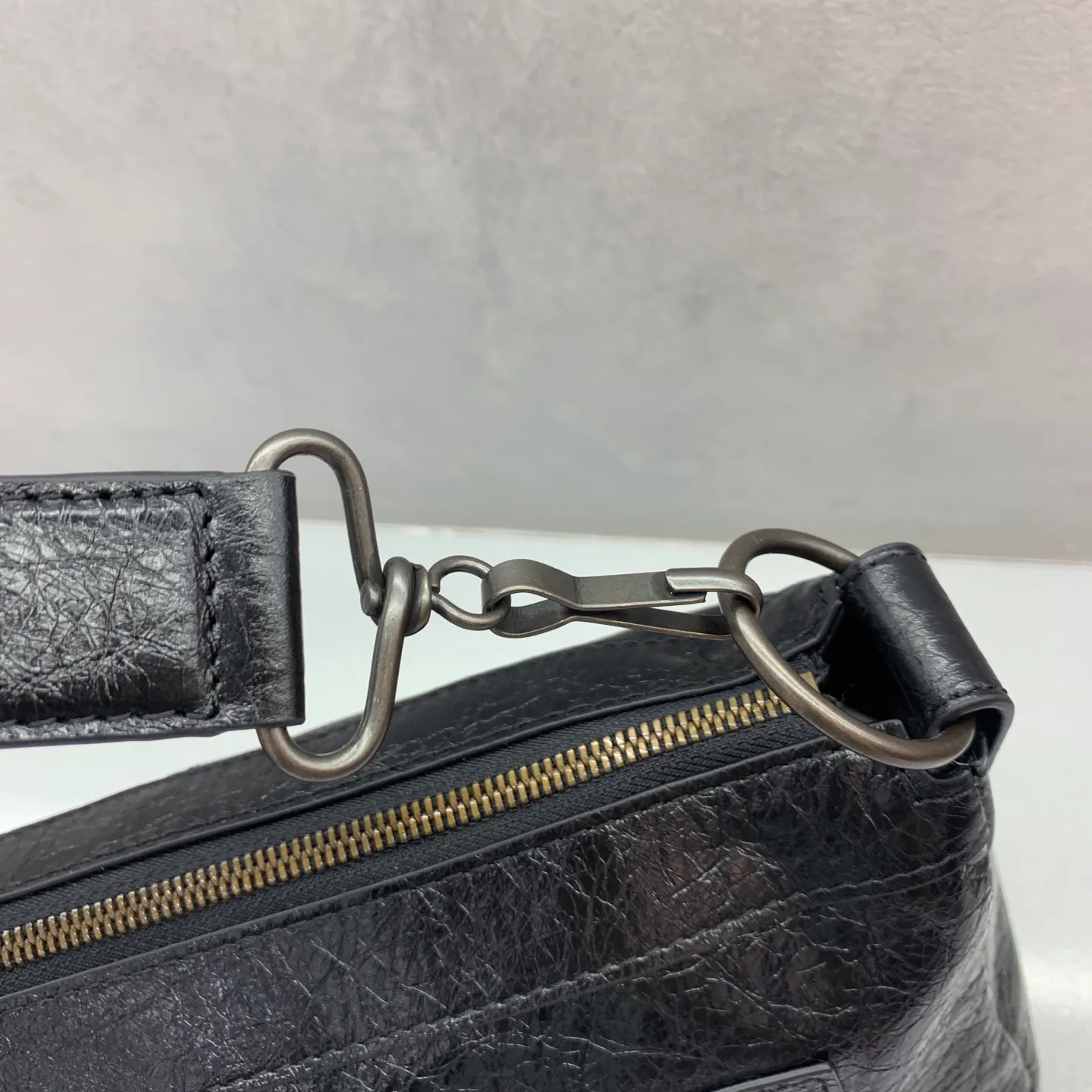 Сумки На Ремне Женские Balenciaga 17419149