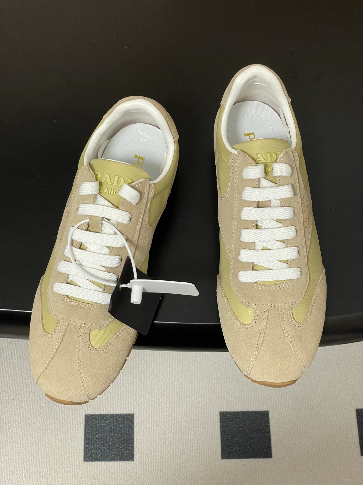 Кроссовки Женские Prada 12880101