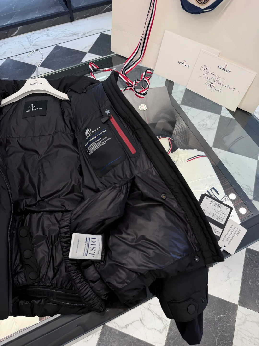 Куртки И Пуховики Женские Moncler 19245332