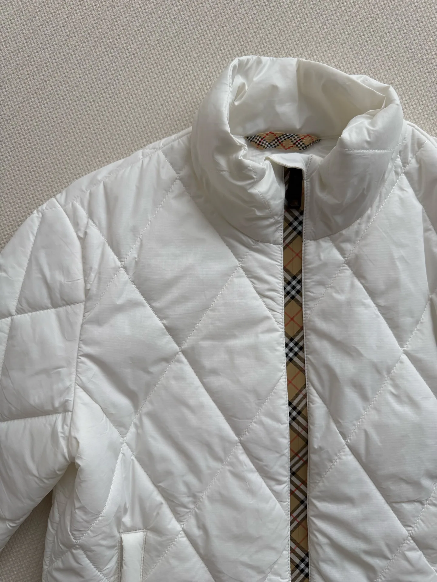 Куртки И Пуховики Женские Burberry 19014051