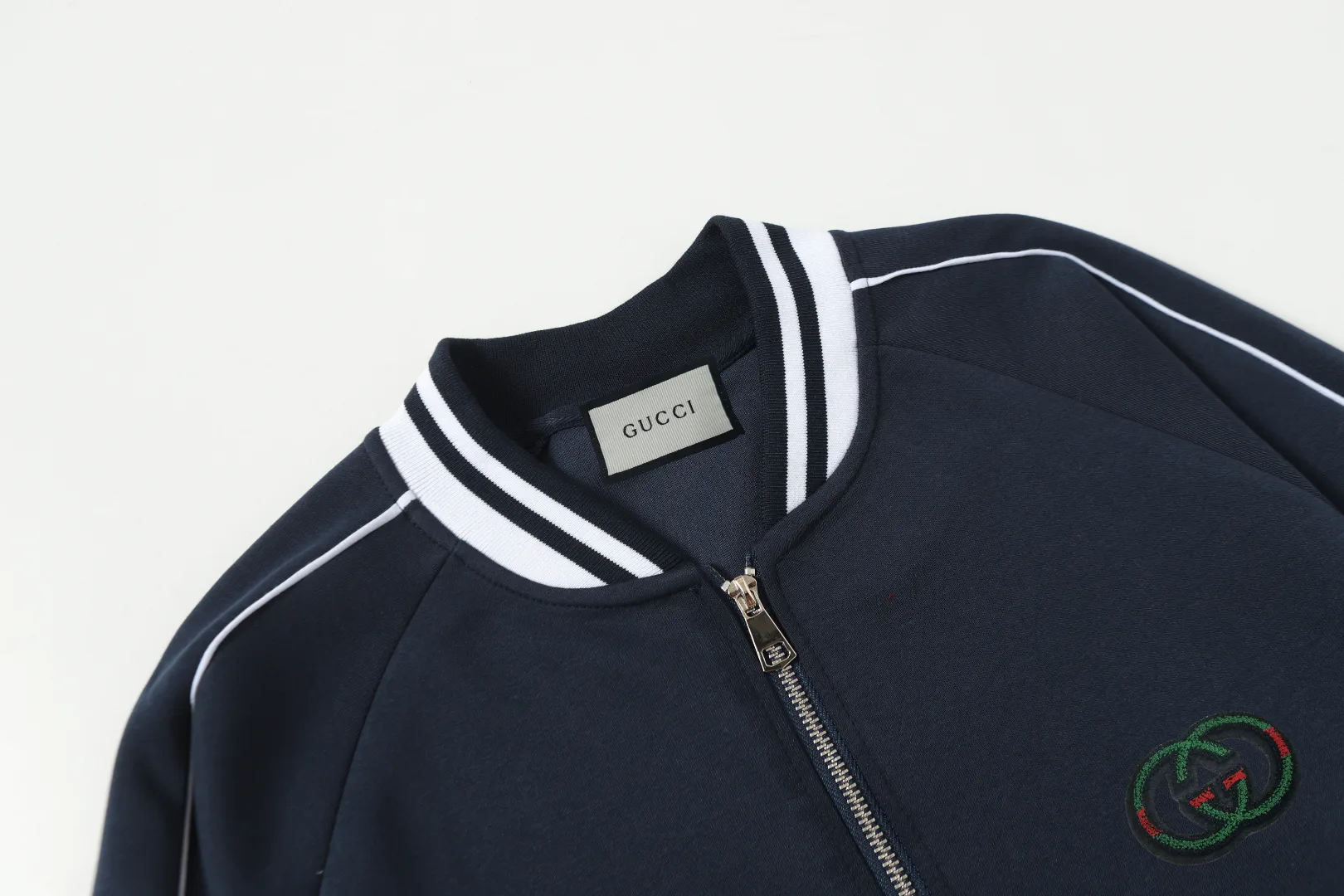 Куртки И Пуховики Женские Gucci 46558