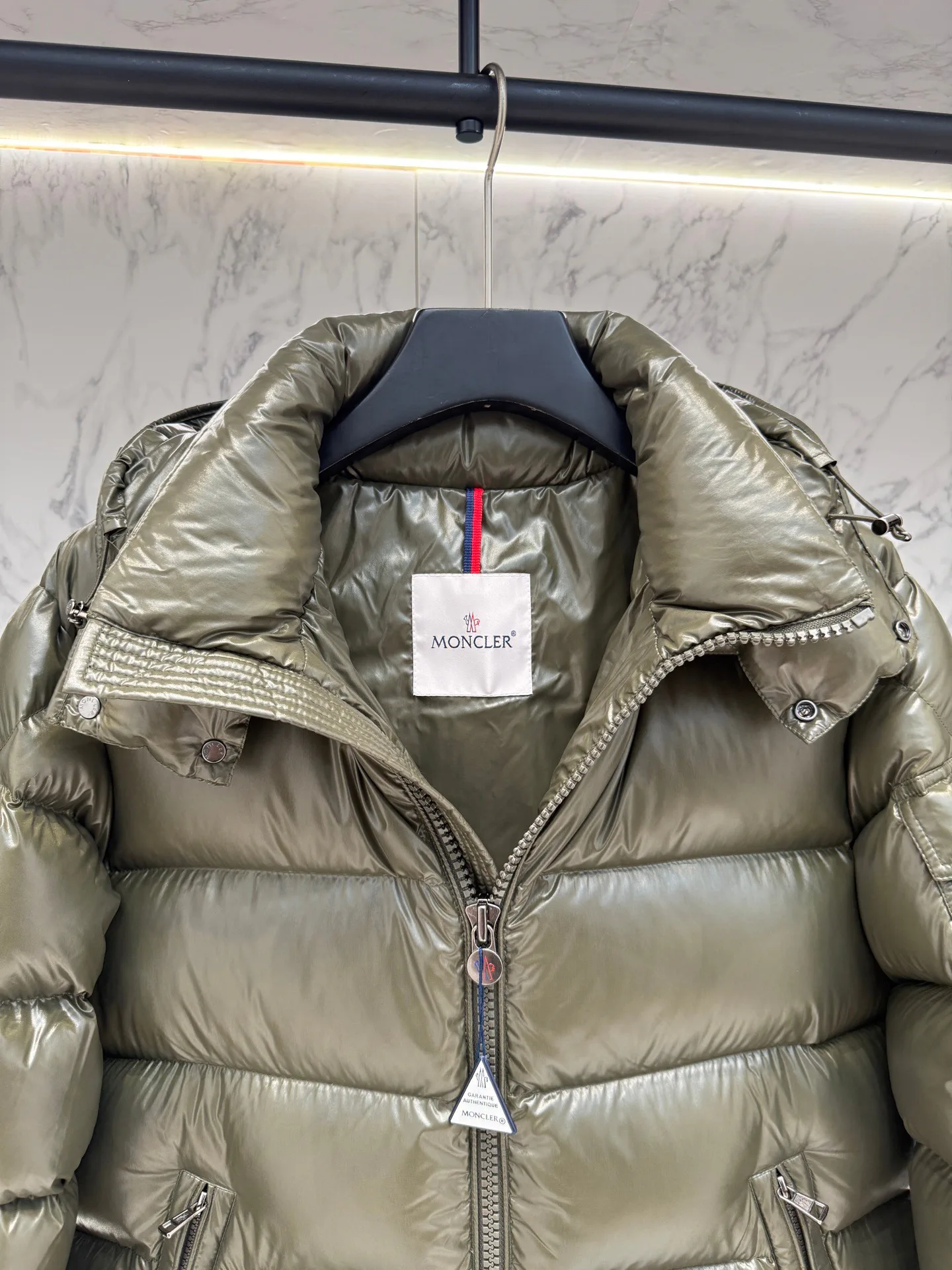 Куртки И Пуховики Женские Moncler 18048715