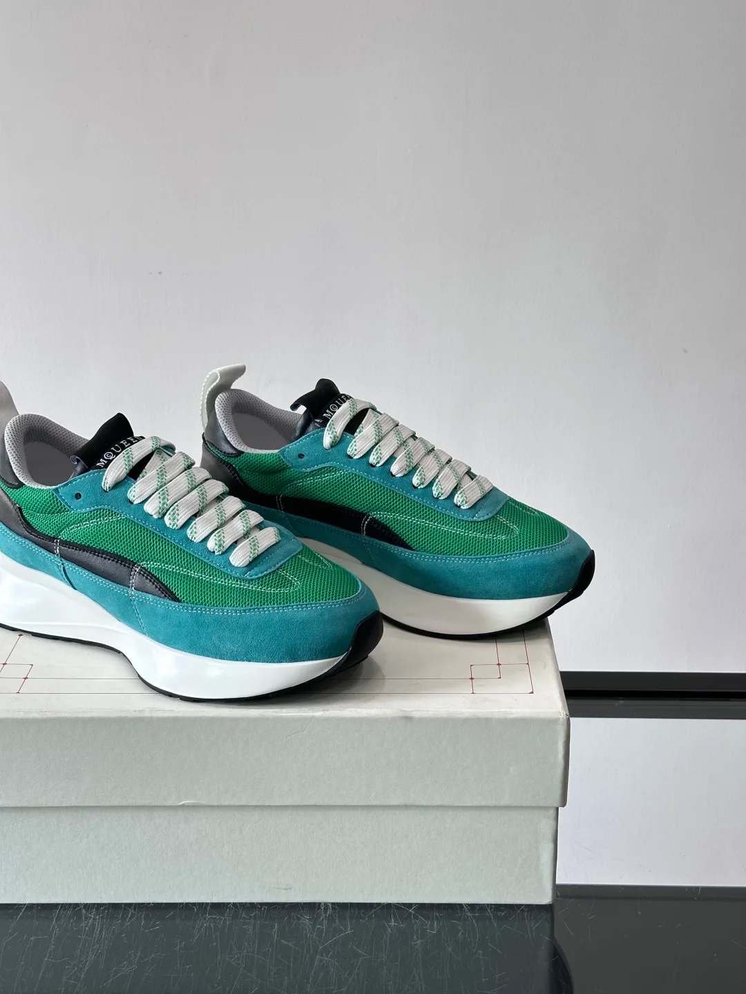 Кроссовки Женские Alexander Mcqueen 11228468