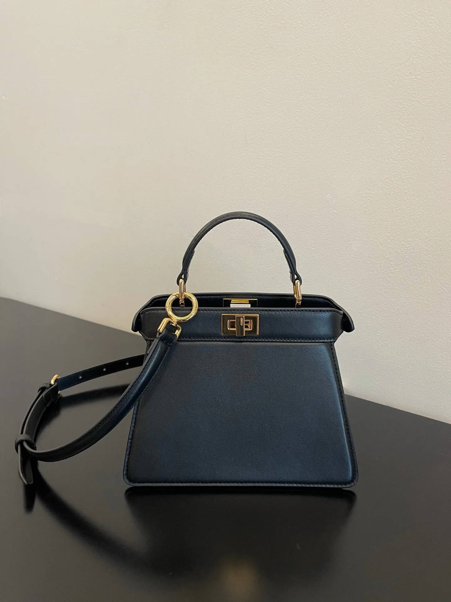 Классические Сумки Женские Fendi 13234494
