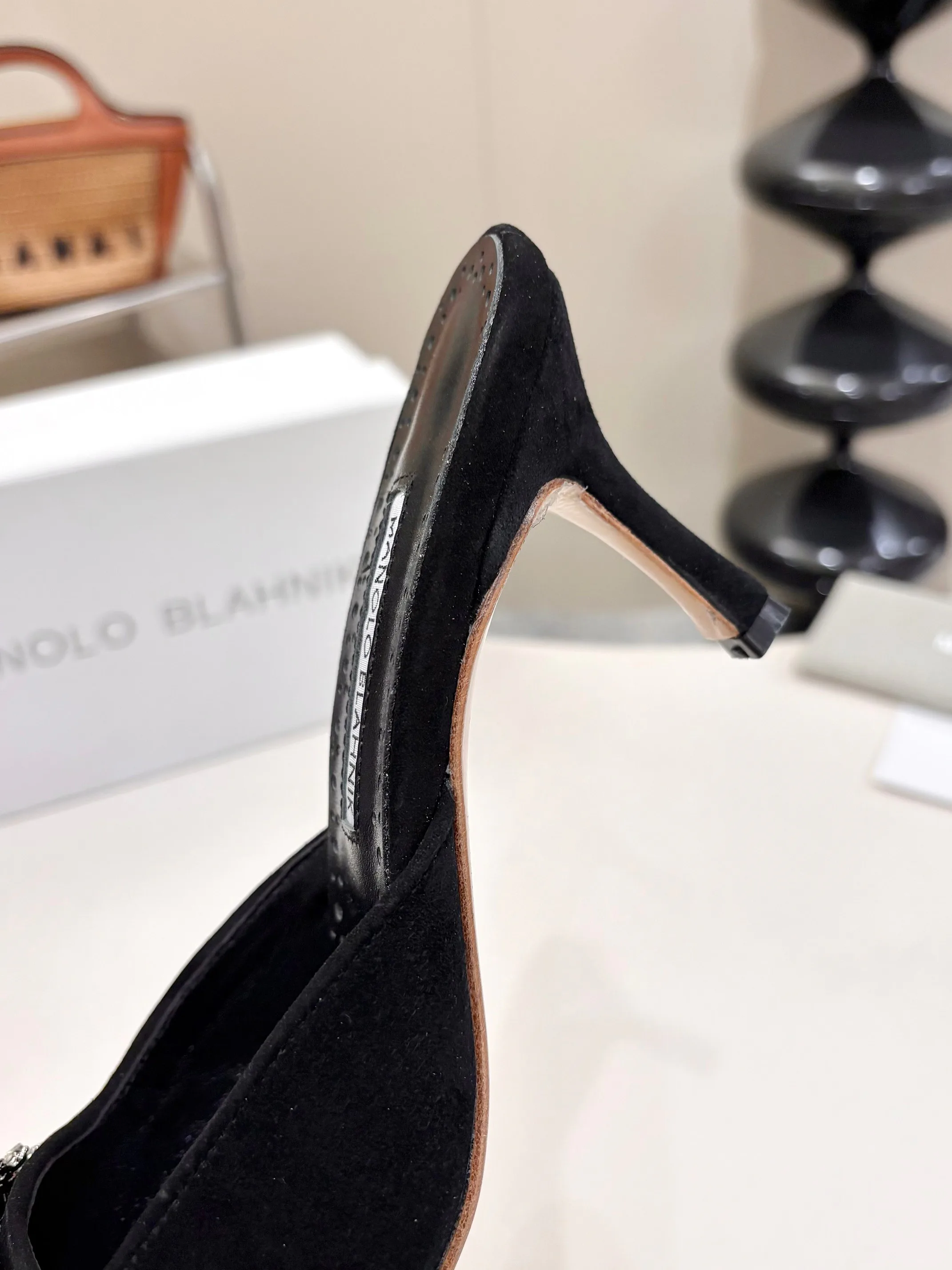 Туфли Женские Manolo Blahnik 17100599