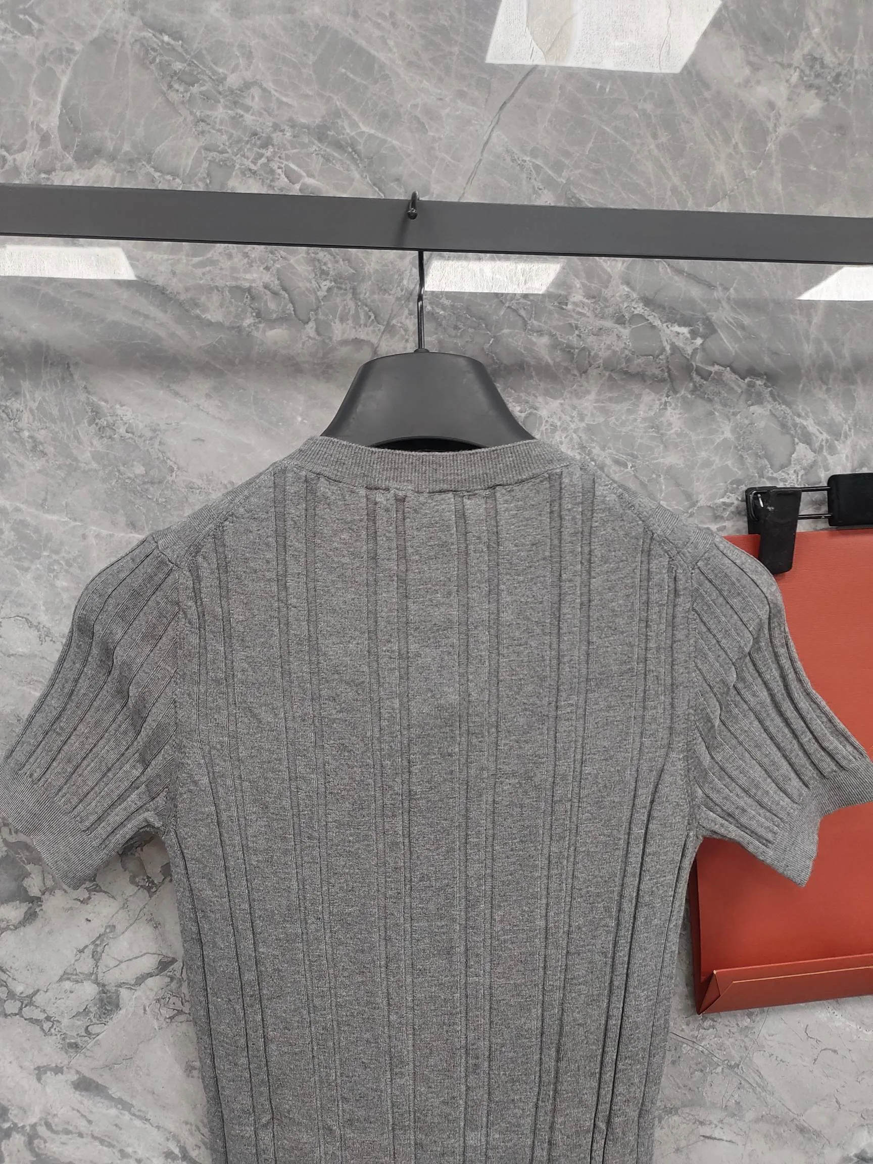 Футболки Женские Prada 17925259