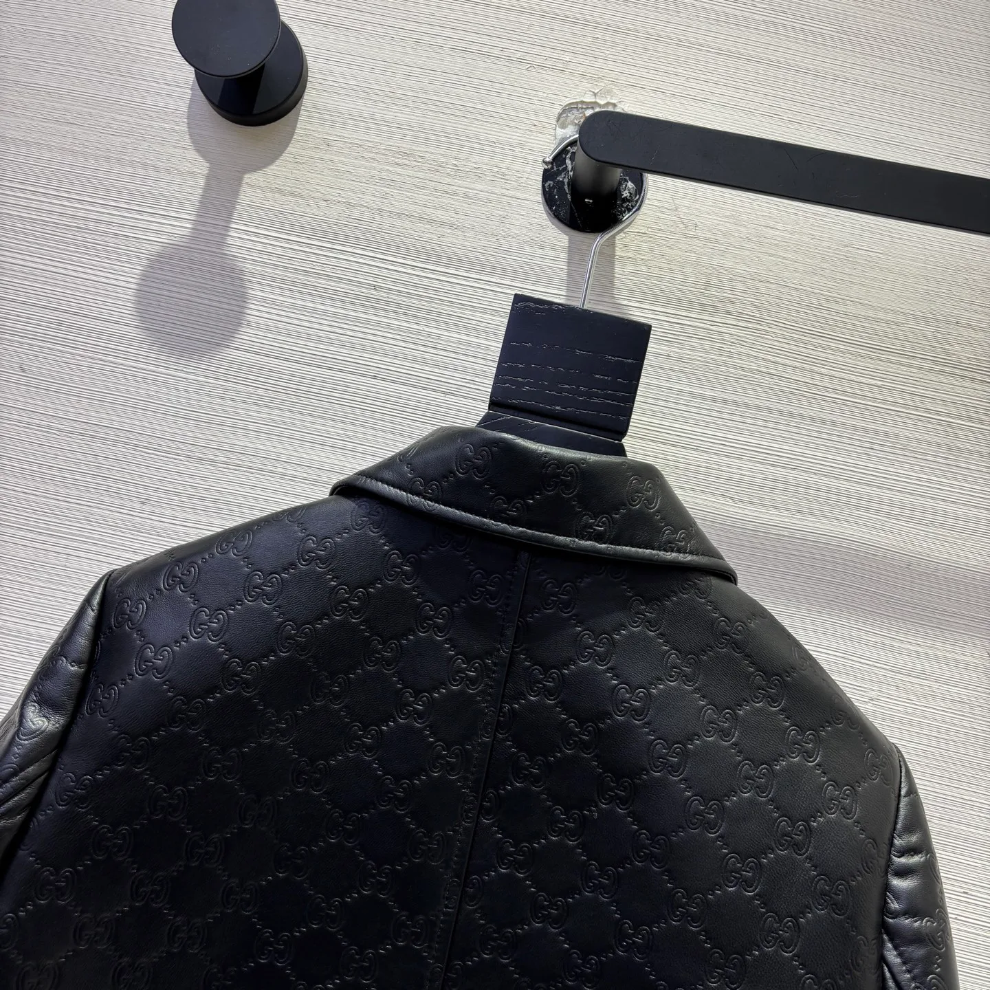 Кожаные Куртки И Дублёнки Женские Gucci 562230