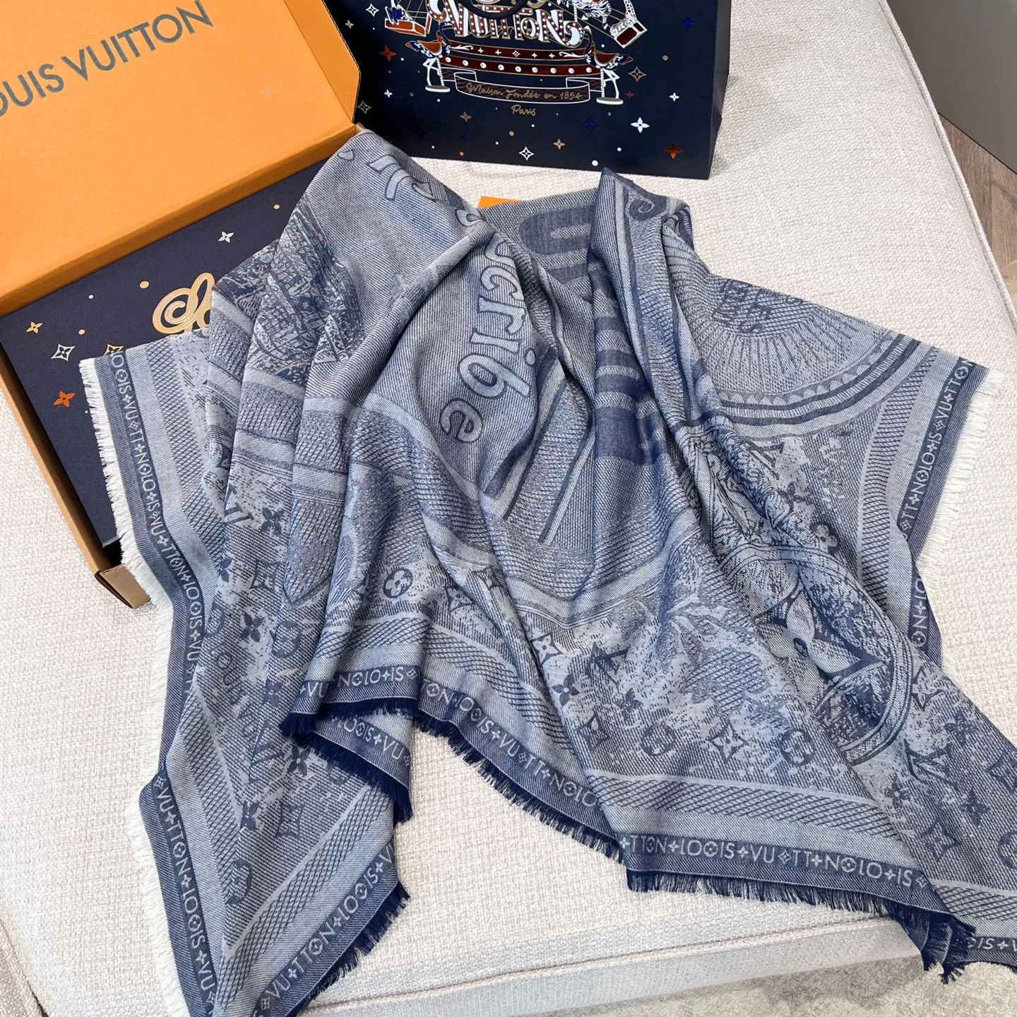 Шарфы Louis Vuitton 463717
