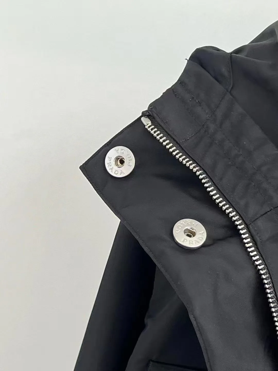 Куртки И Пуховики Женские Prada 28202