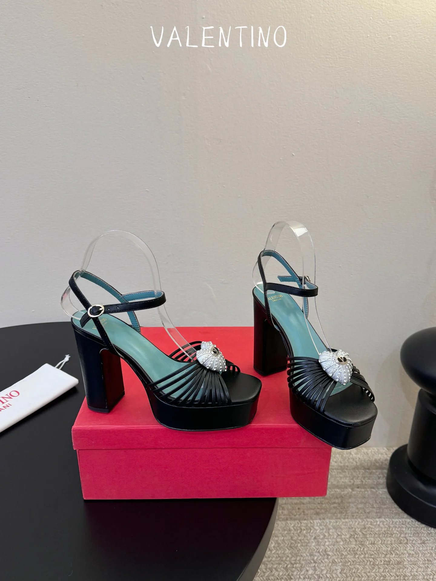 Босоножки Женские Valentino 17281535