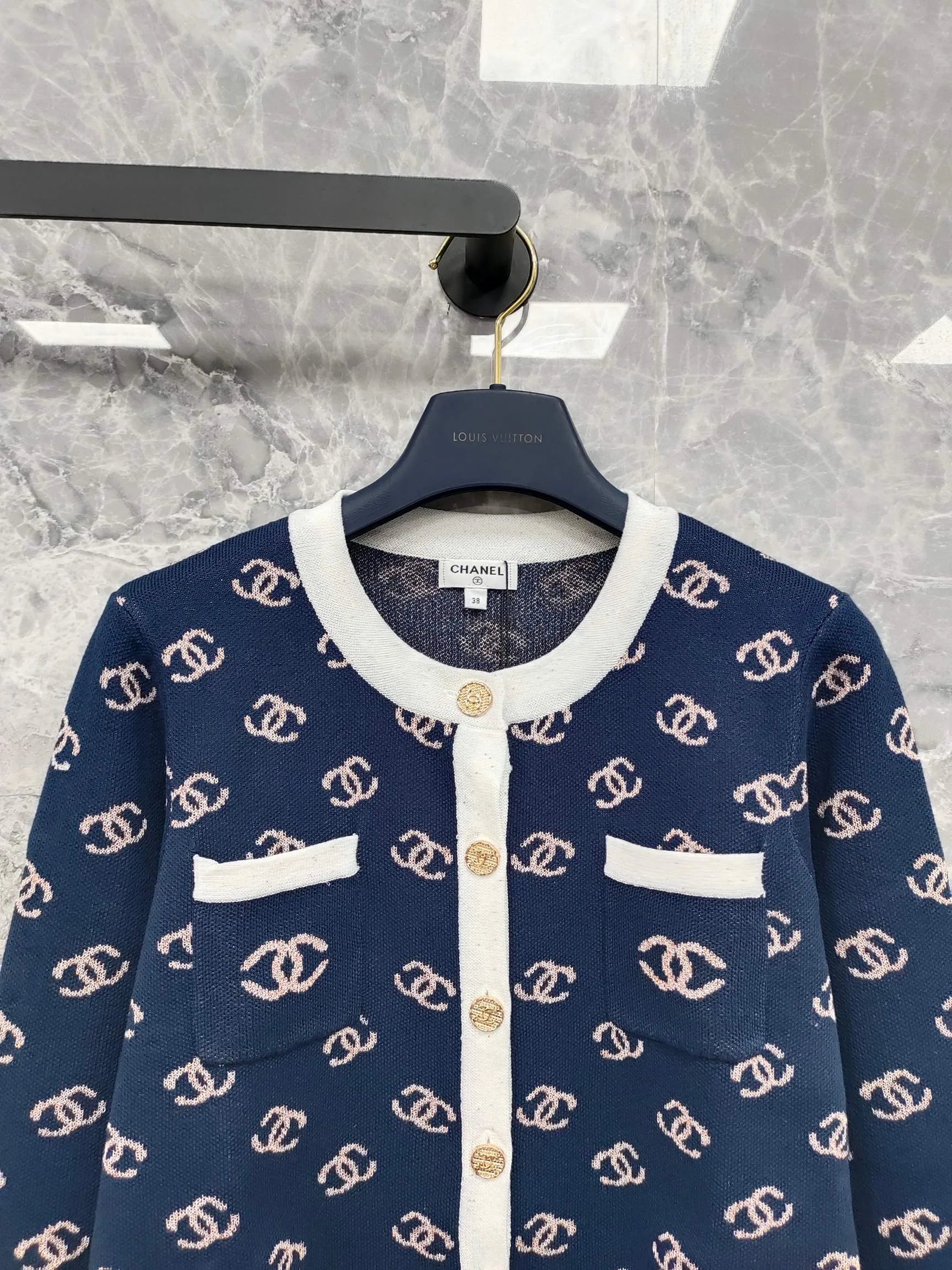 Джемперы И Свитеры Женские Chanel 17954425