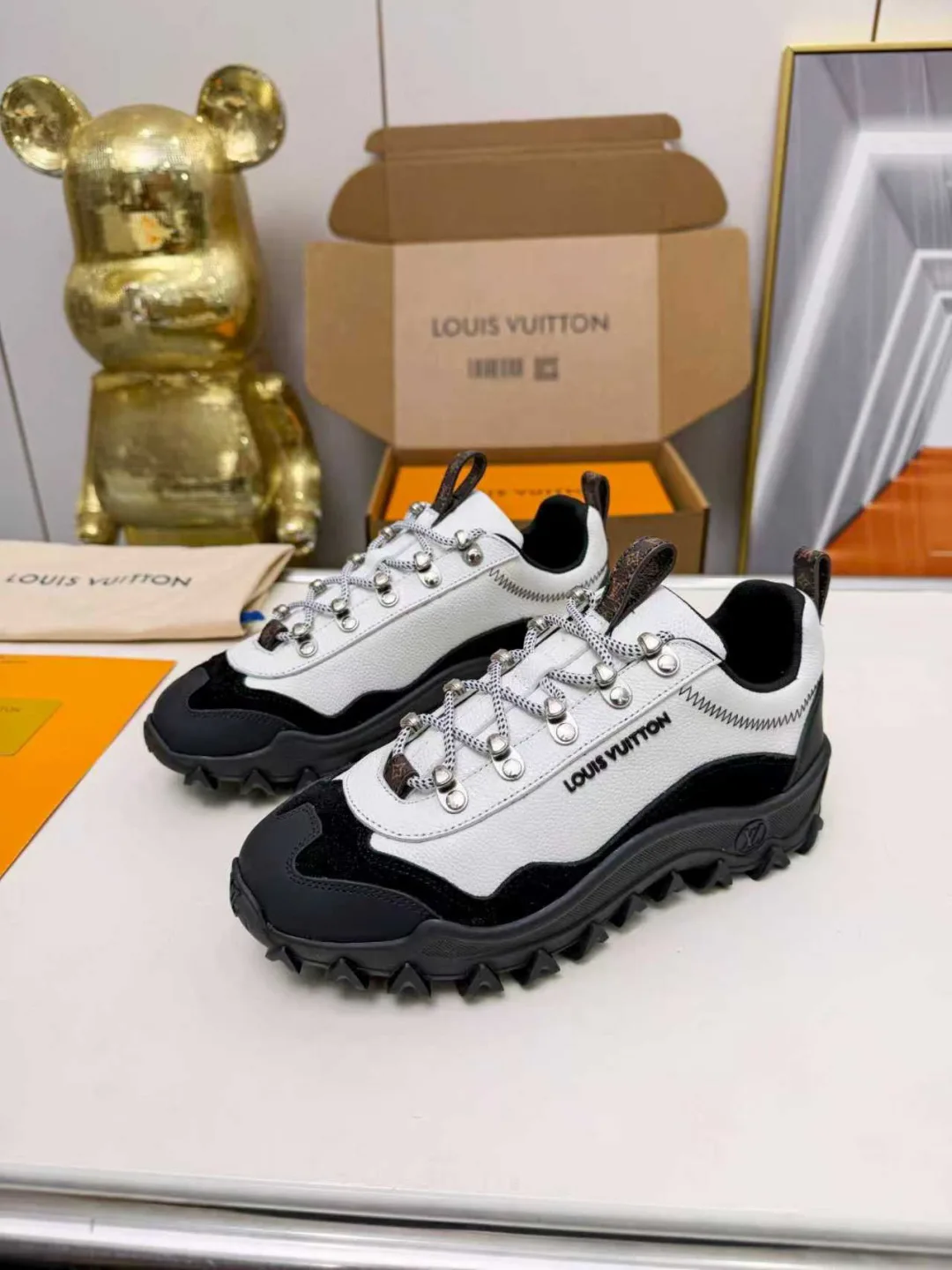 Кроссовки Женские Louis Vuitton 13152690