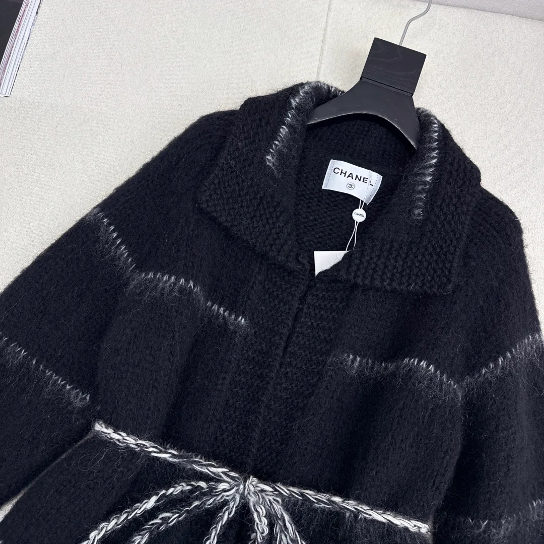 Куртки И Пуховики Женские Chanel 9731355