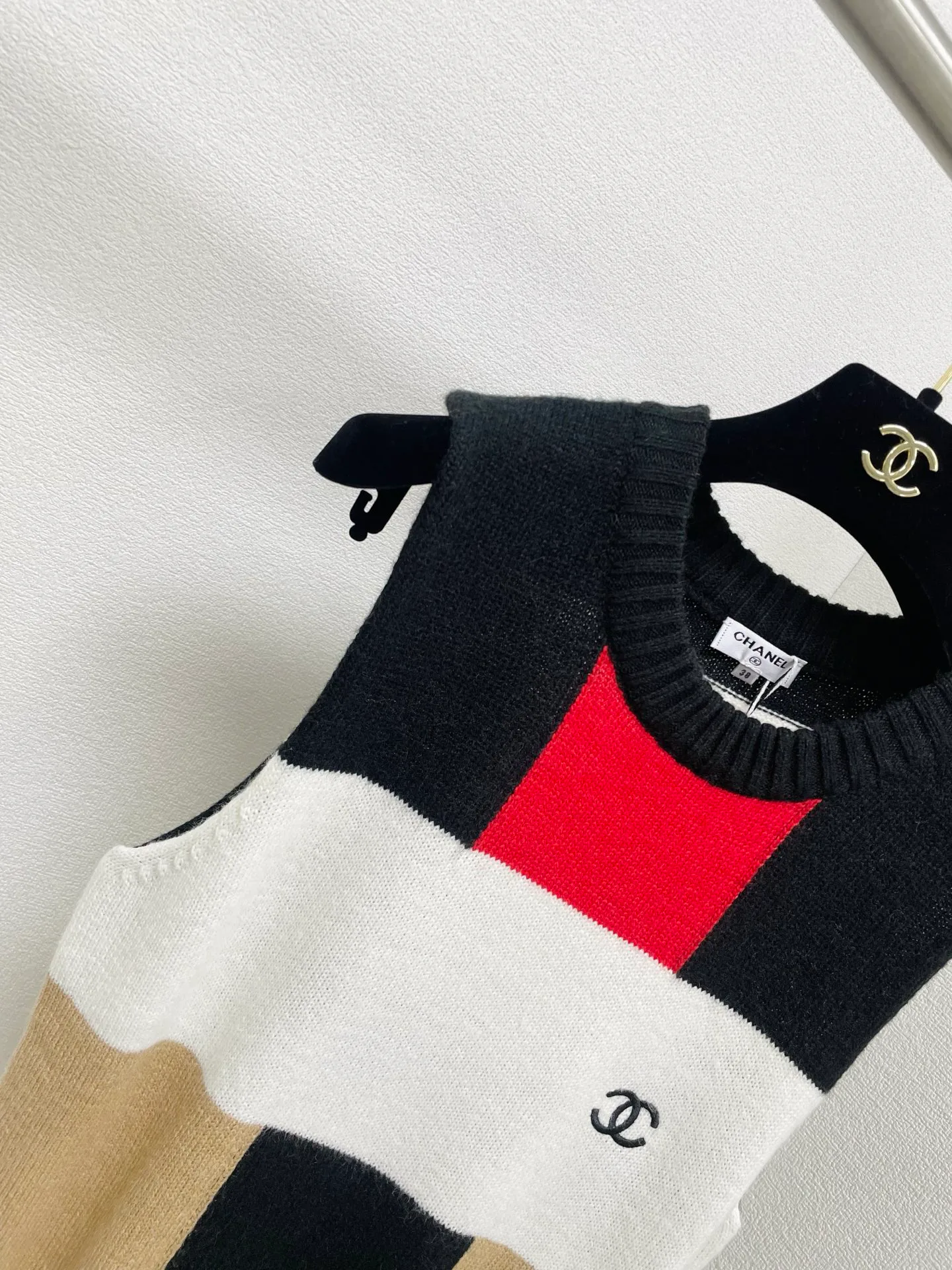 Жилеты Женские Chanel 18138622