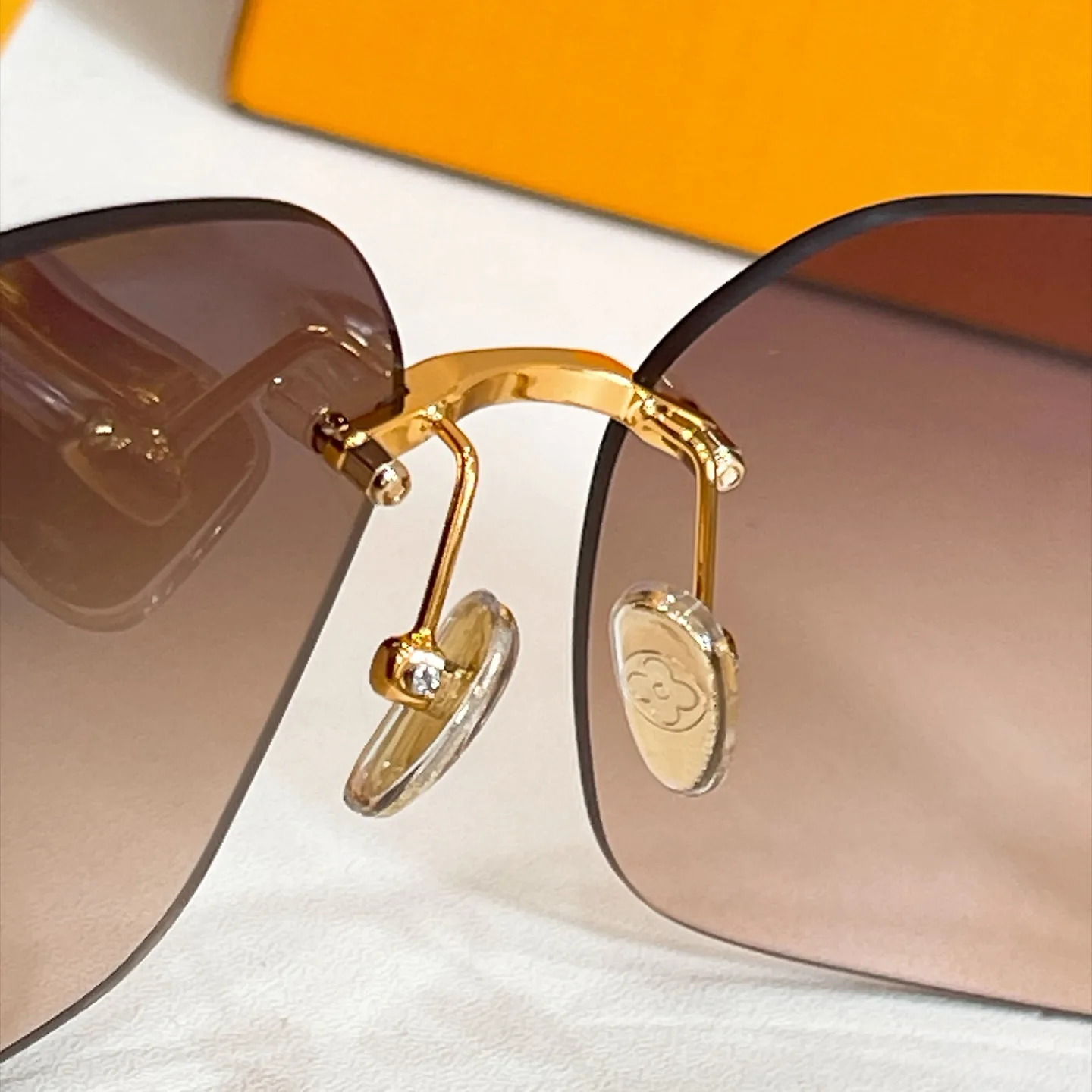 Очки Louis Vuitton 18669964