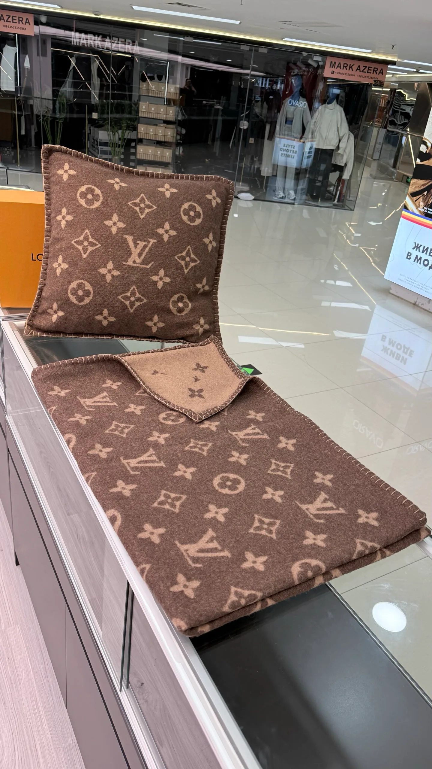 Текстиль Louis Vuitton 18002645