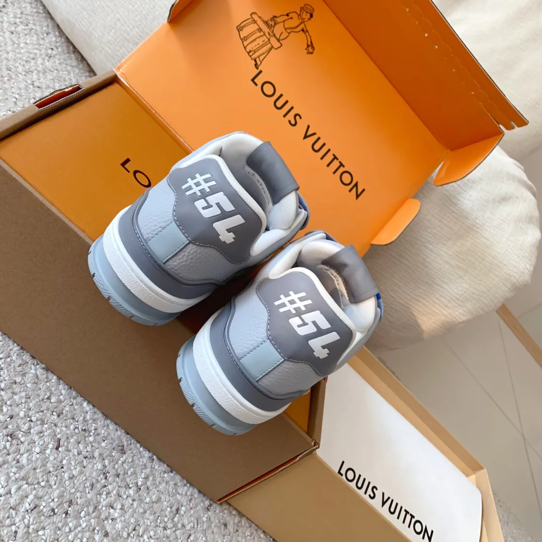 Кроссовки Женские Louis Vuitton 17963681