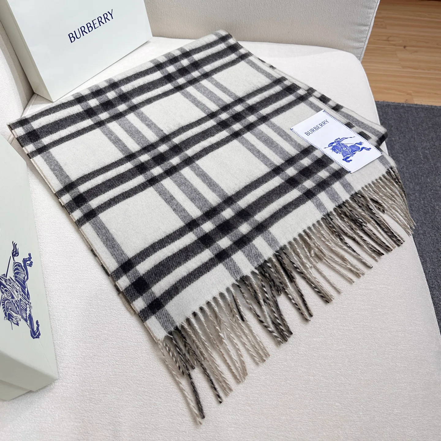 Шарфы Burberry 18501116