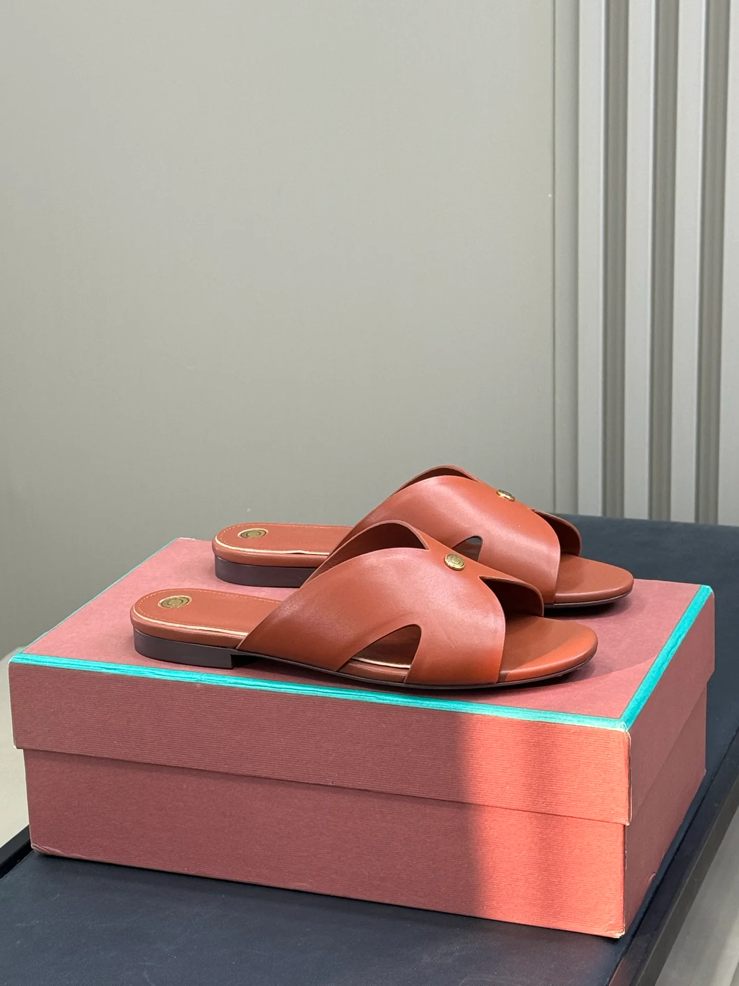 Шлепанцы Женские Loro Piana 33400