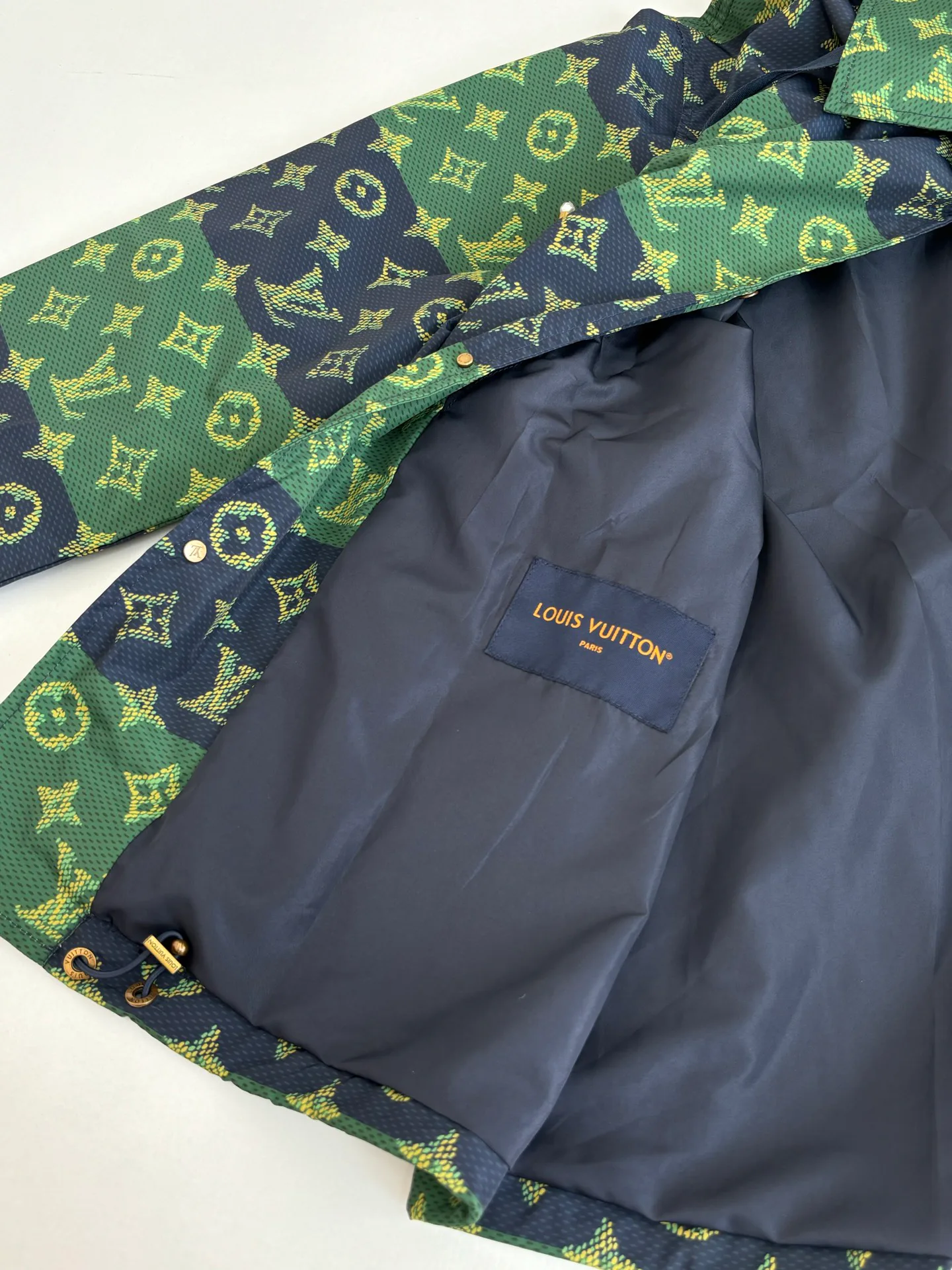 Куртки И Пуховики Женские Louis Vuitton 168589