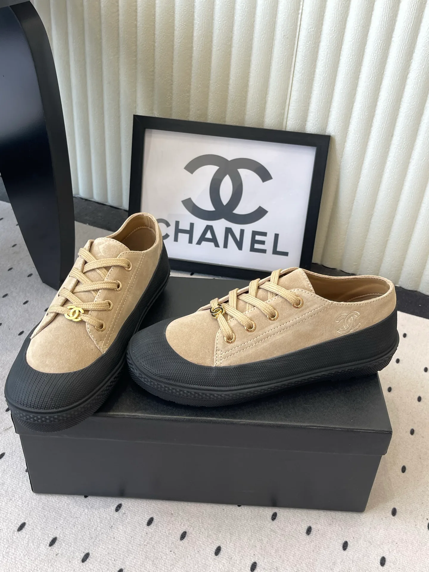 Кроссовки Женские Chanel 18069863