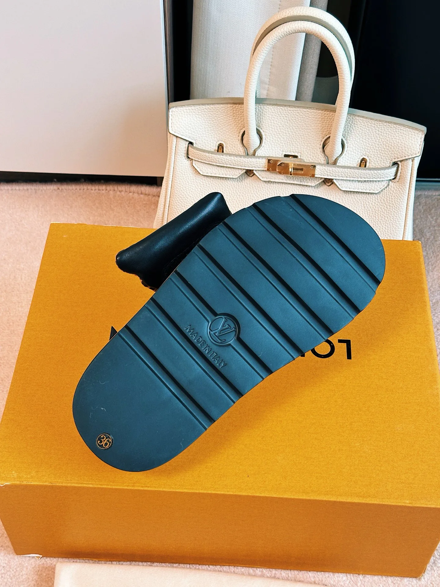 Шлепанцы Женские Louis Vuitton 14335152