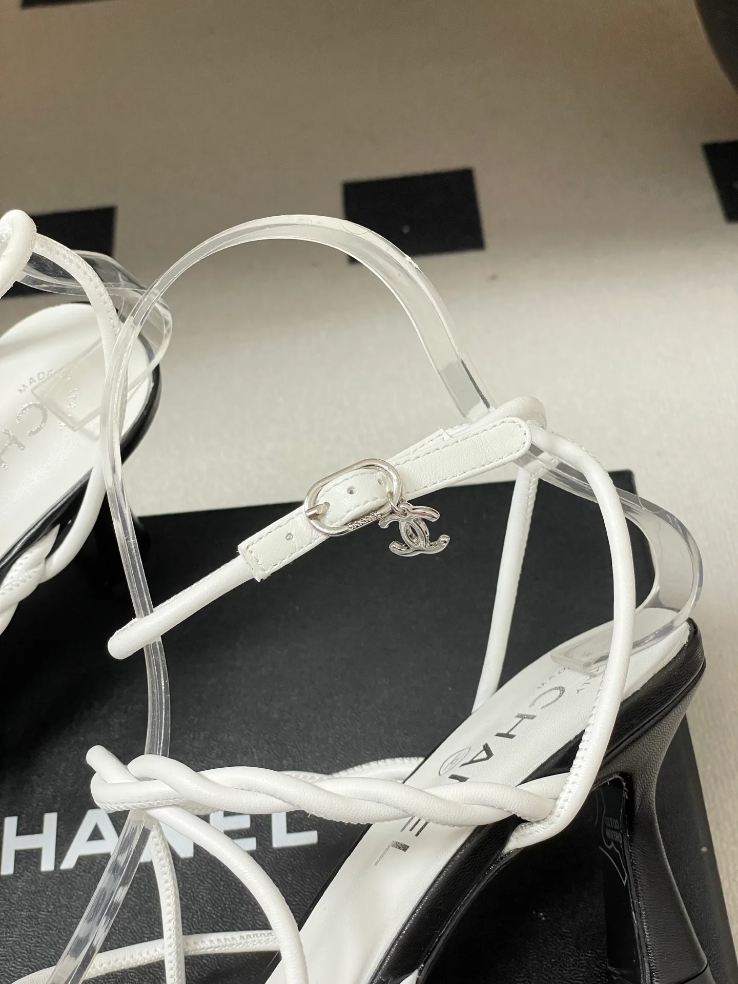 Босоножки Женские Chanel 12837403
