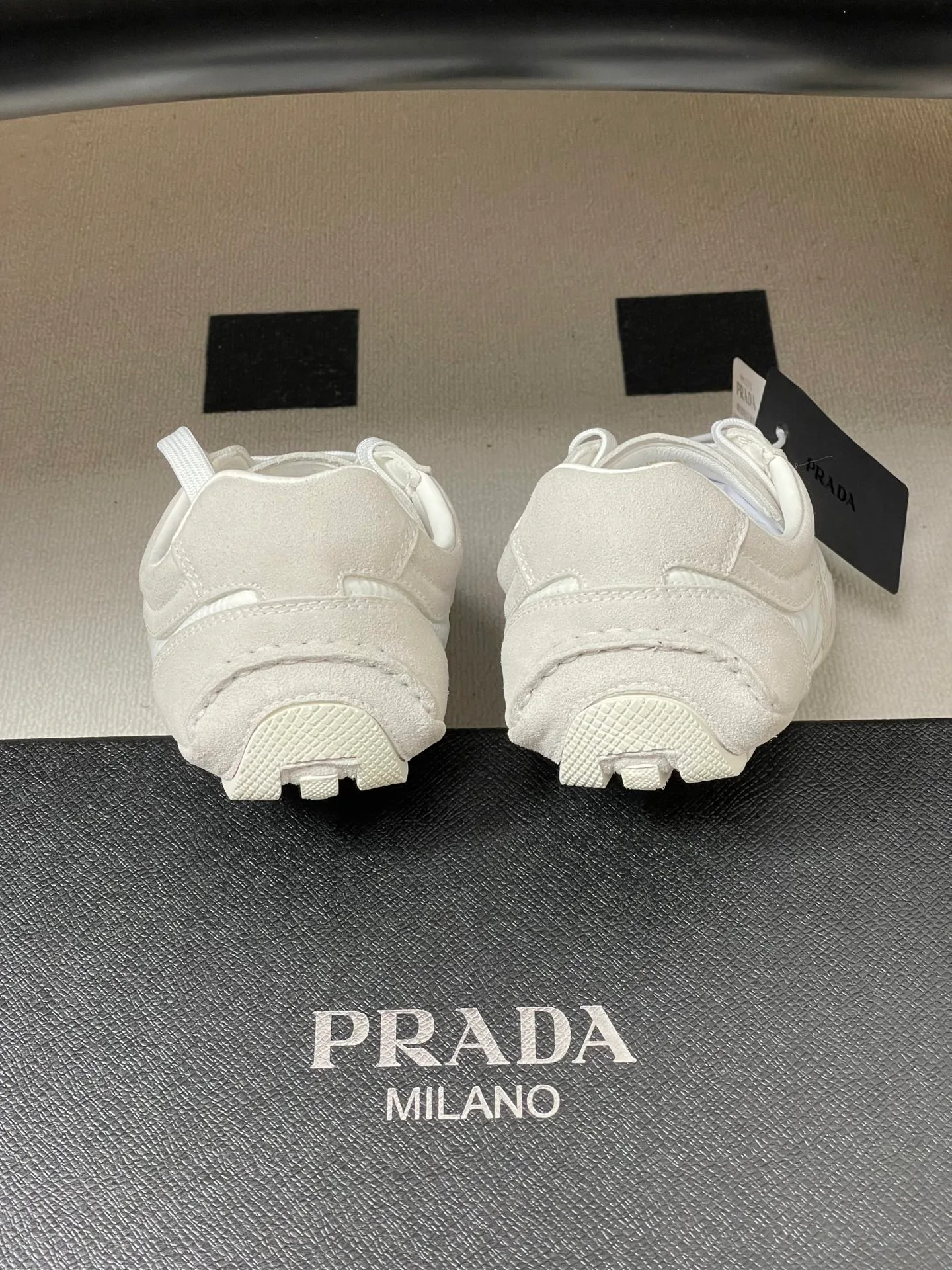 Кроссовки Женские Prada 12810932
