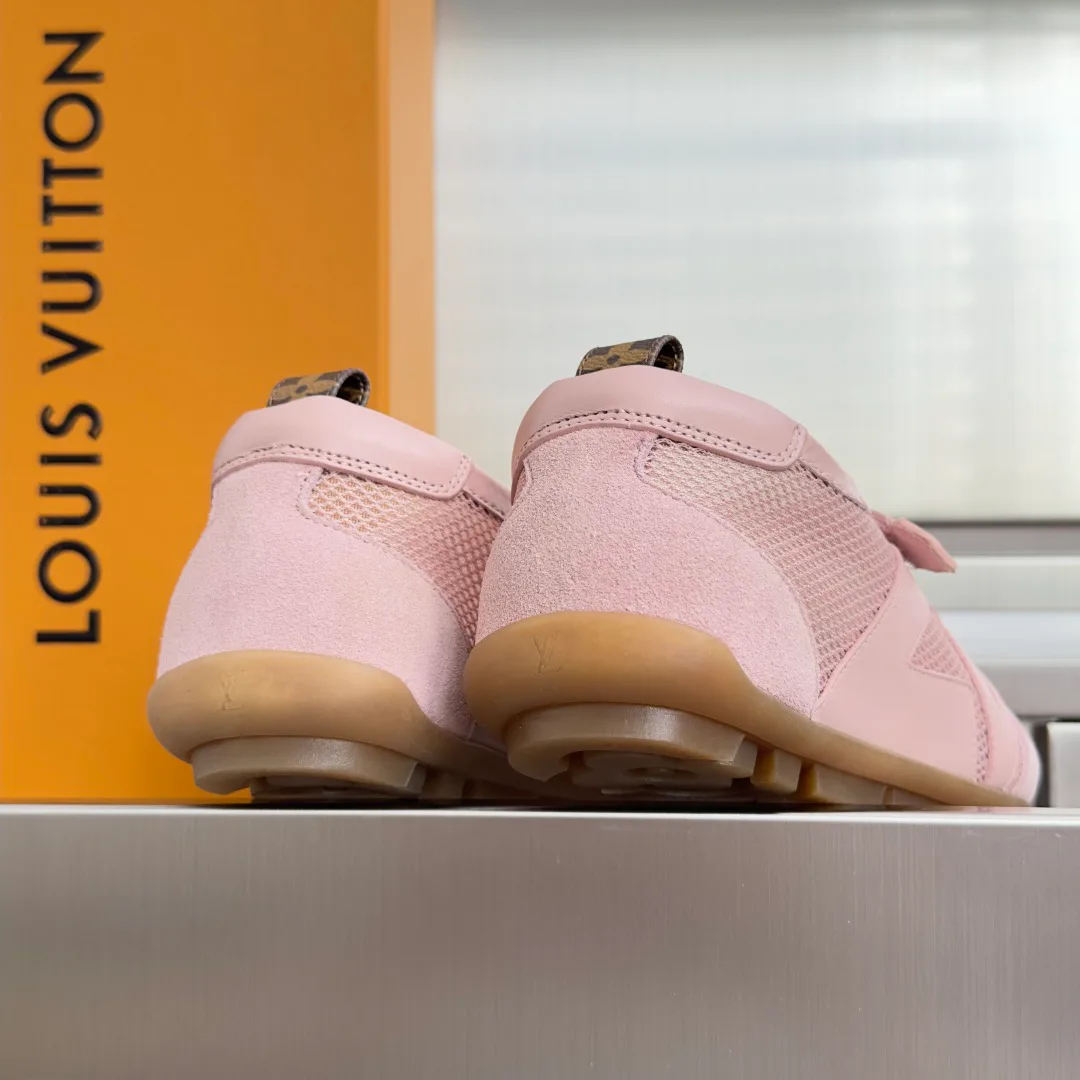 Кроссовки Женские Louis Vuitton 17950634