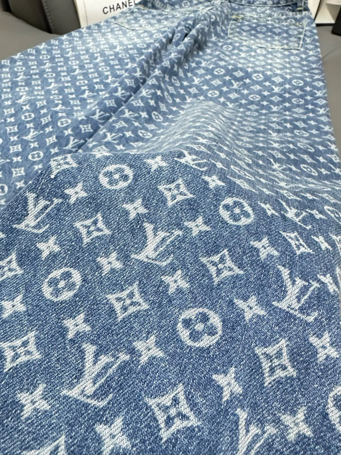 Джинсы Женские Louis Vuitton 13129548