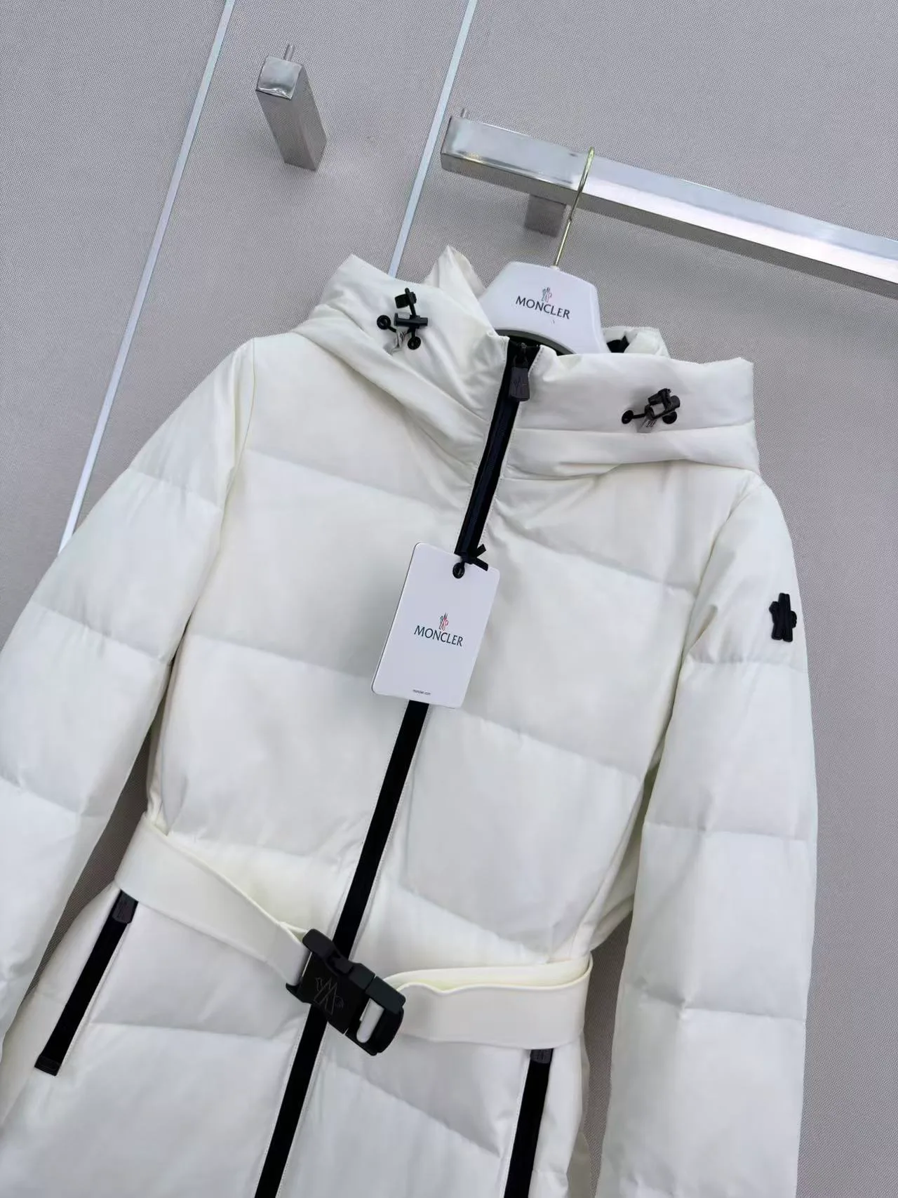 Куртки И Пуховики Женские Moncler 18402392