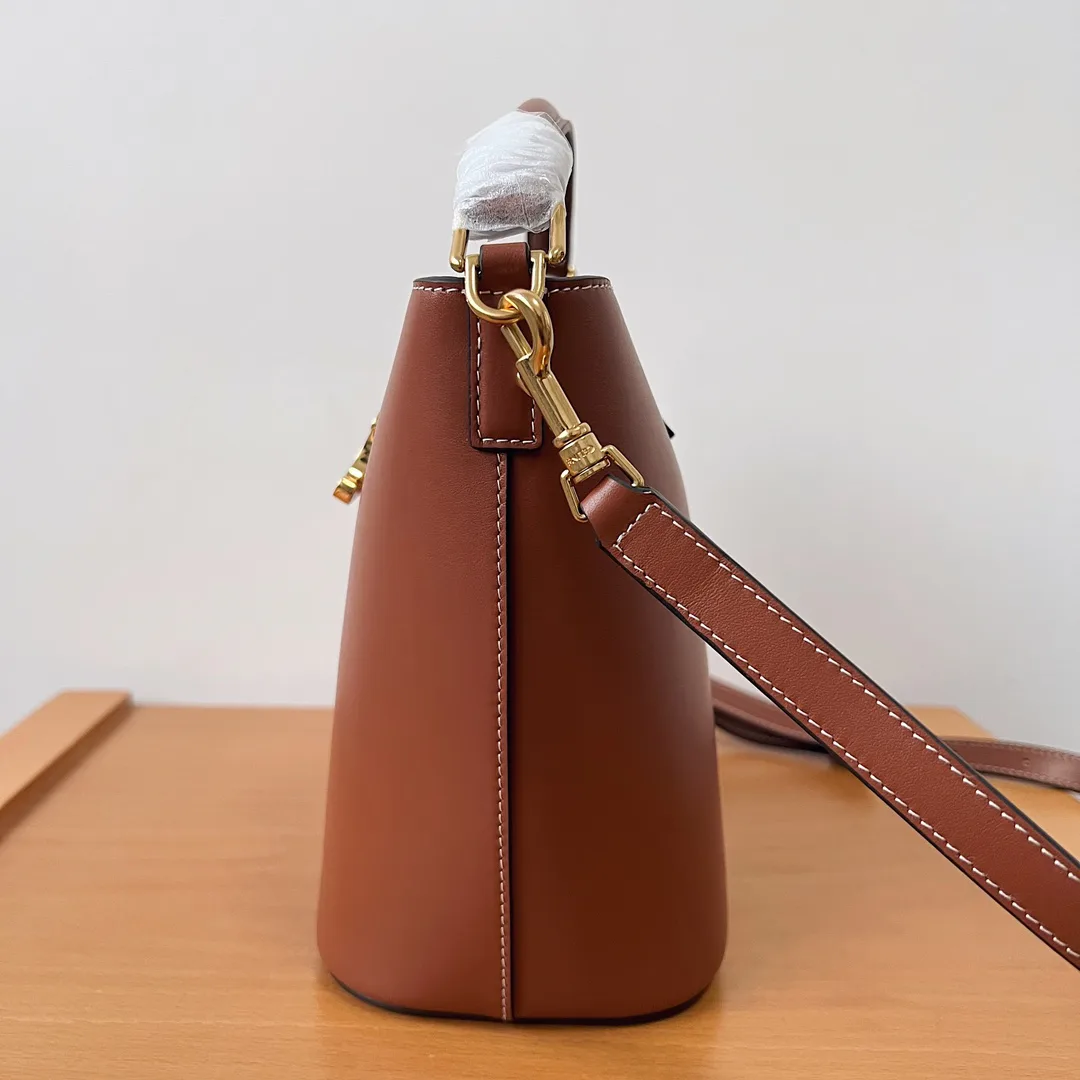 Классические Сумки Женские Celine 11692587