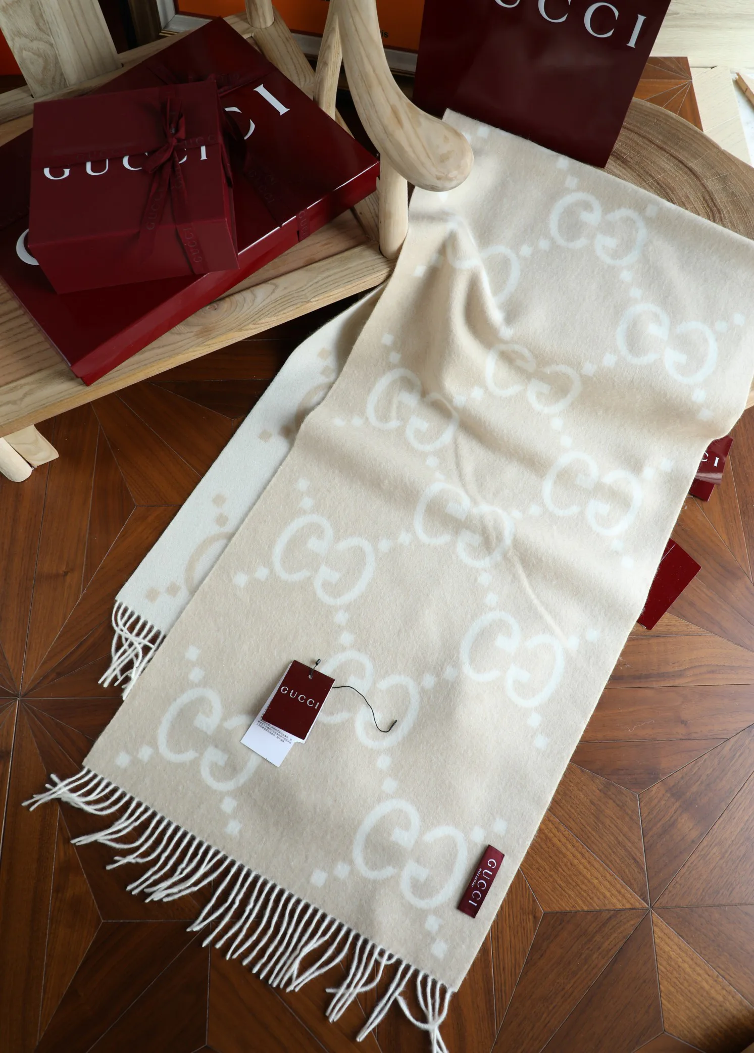 Шарфы Gucci 240513