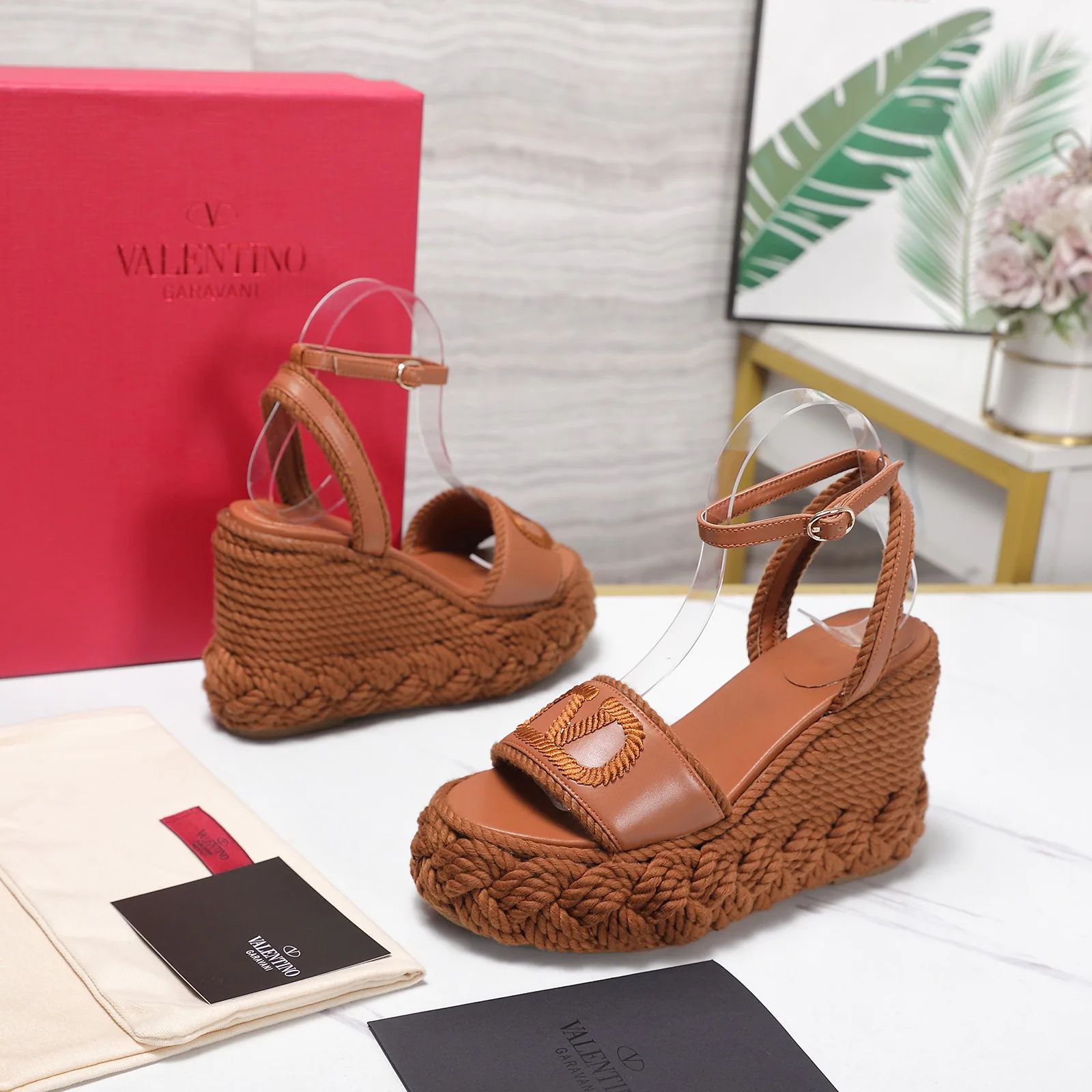 Босоножки Женские Valentino 17371718