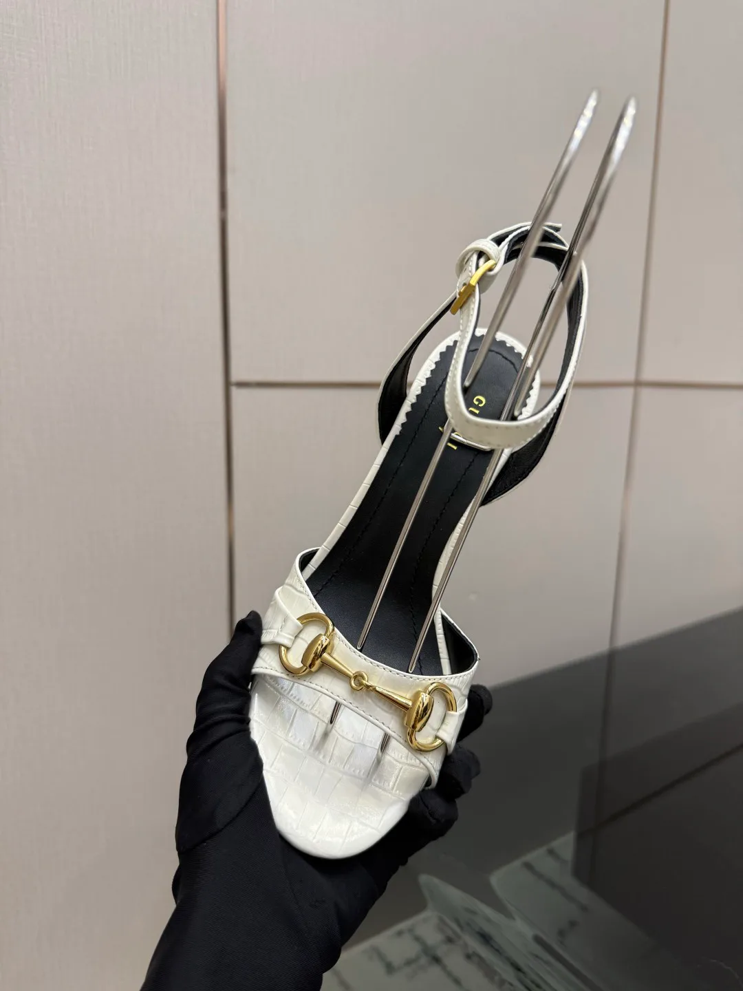 Босоножки Женские Gucci 18049070