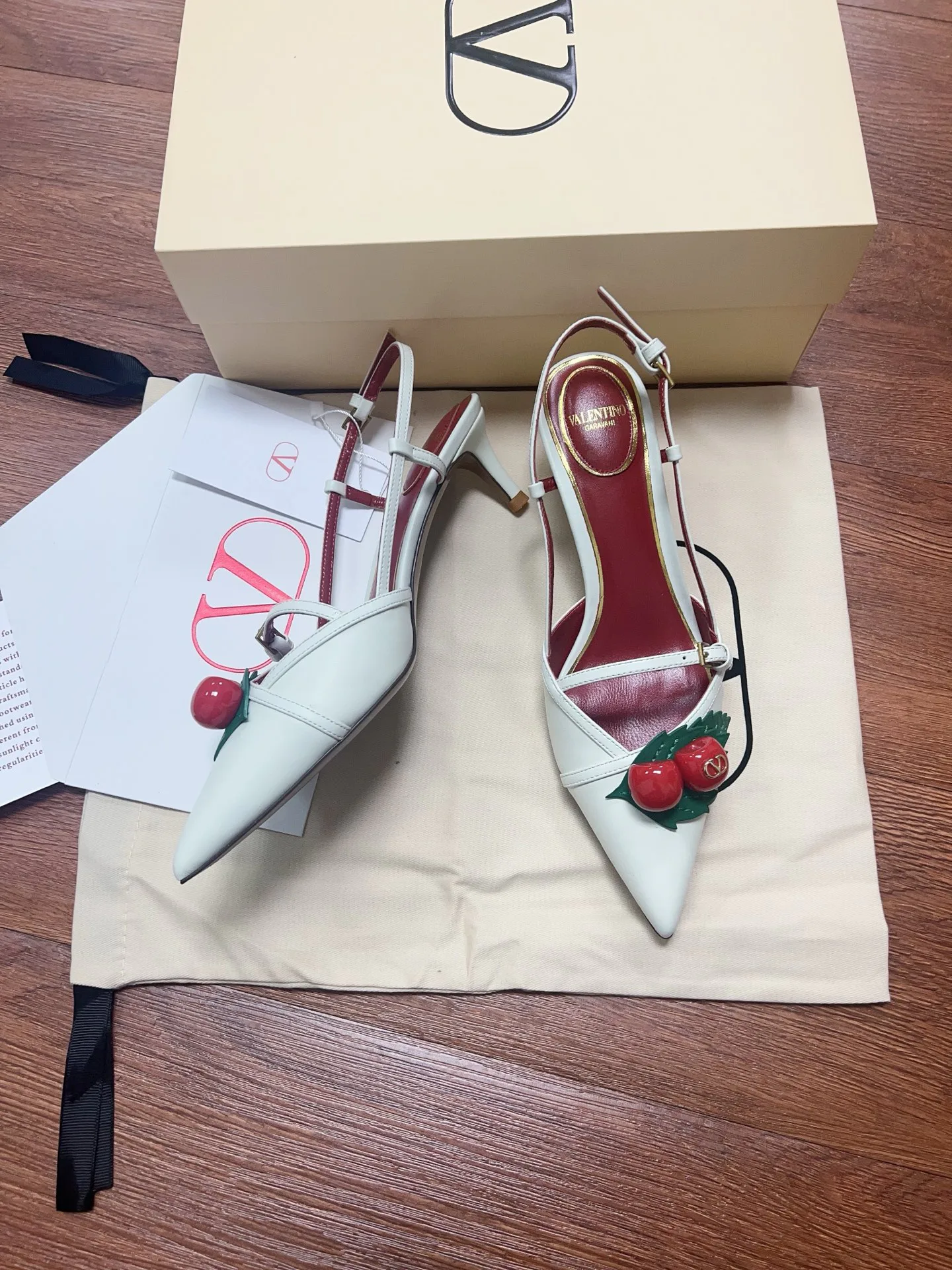 Босоножки Женские Valentino 10994259
