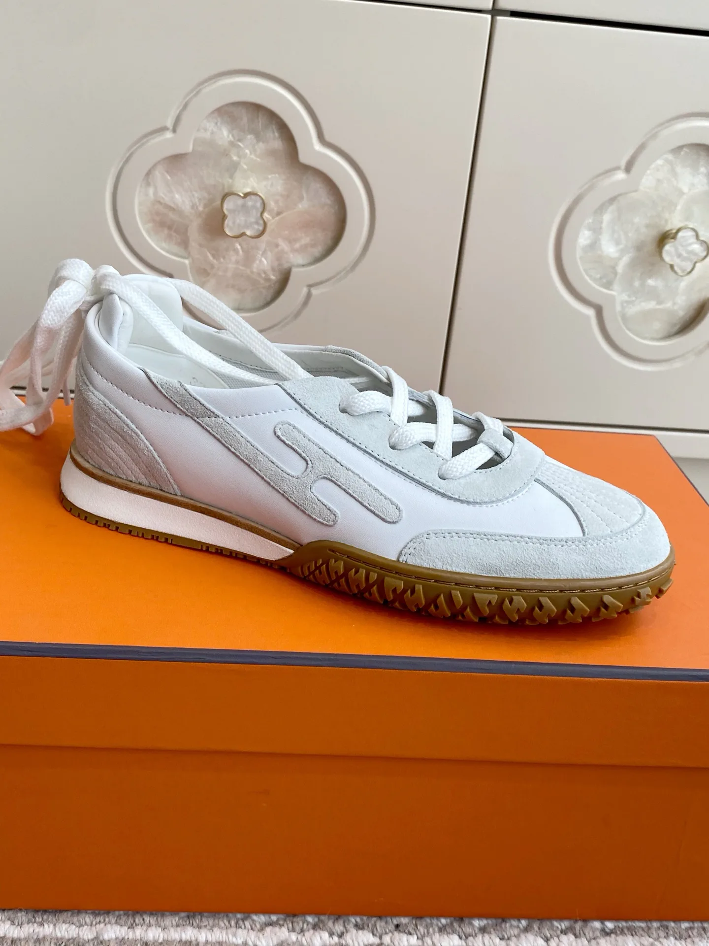 Кроссовки Женские Hermes 17476182