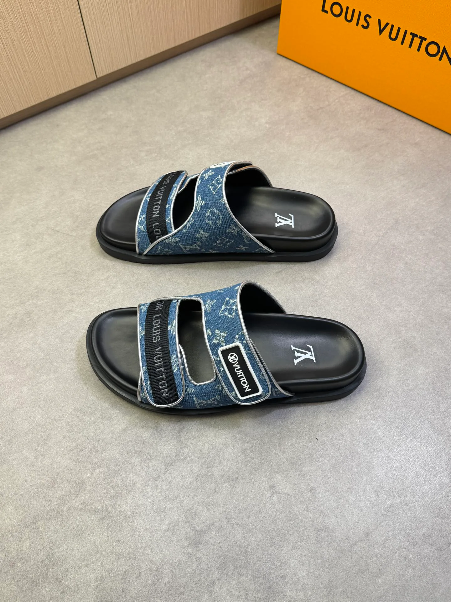 Шлепанцы Мужские Louis Vuitton 74048