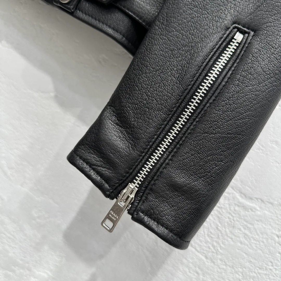 Куртки Женские Prada