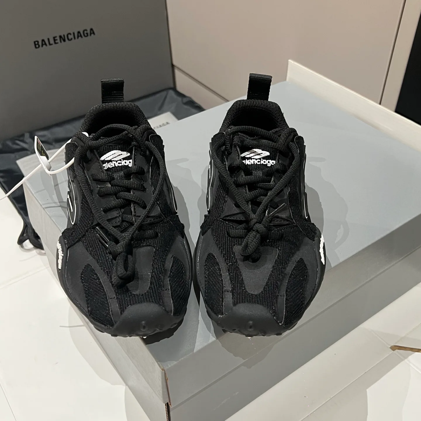 Кроссовки Женские Balenciaga 12948698
