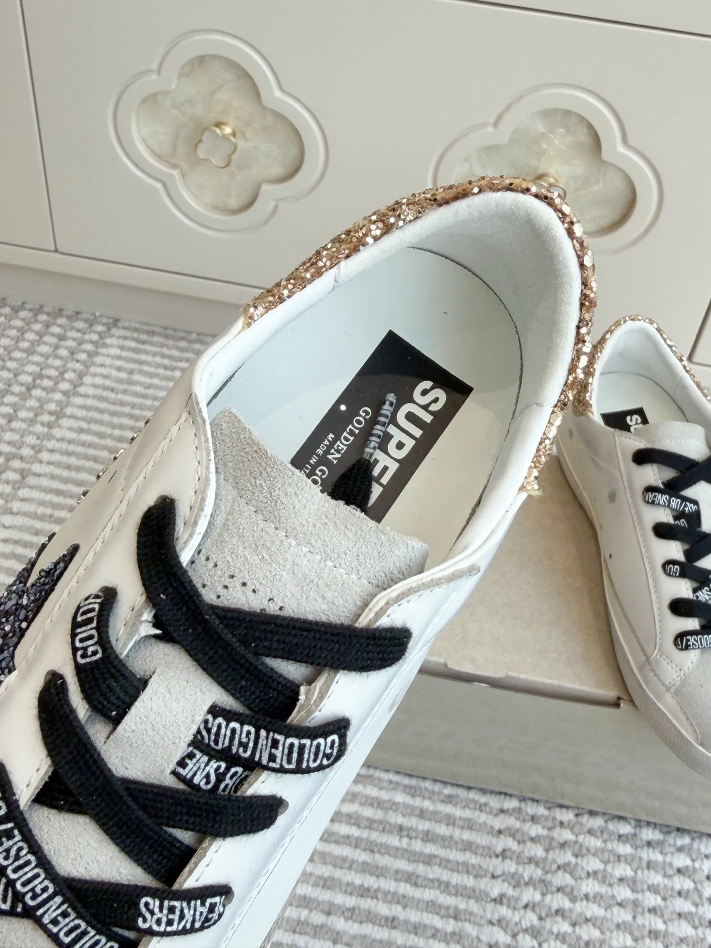Кроссовки Женские Golden Goose 18737588