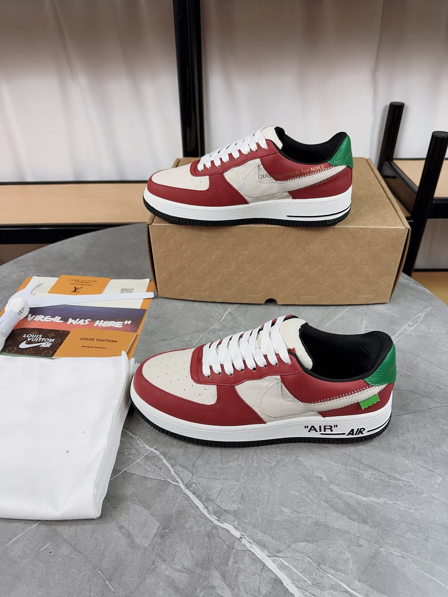 Кроссовки Женские Lv X Nike 29990