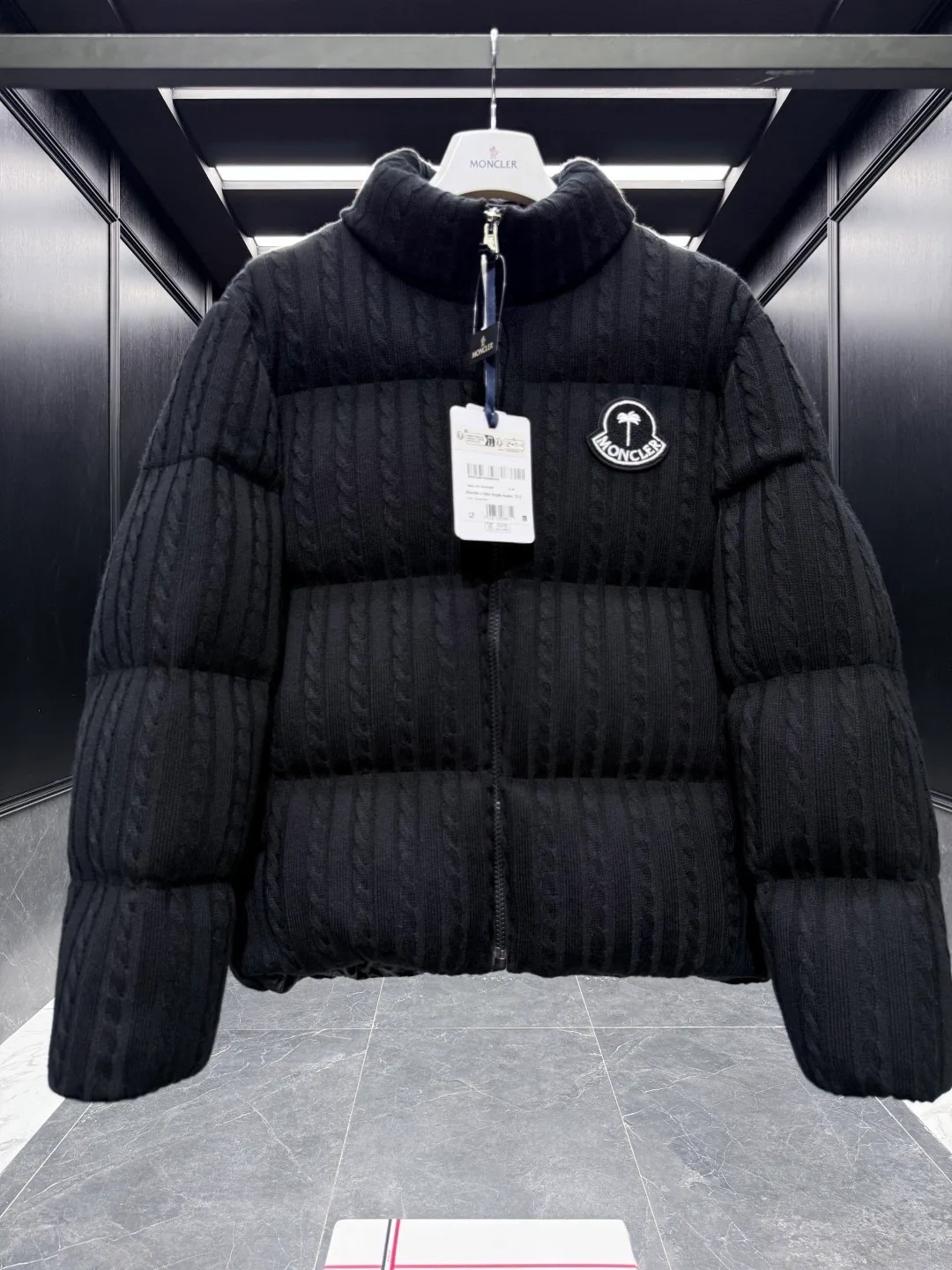 Куртки И Пуховики Женские Moncler 18971781