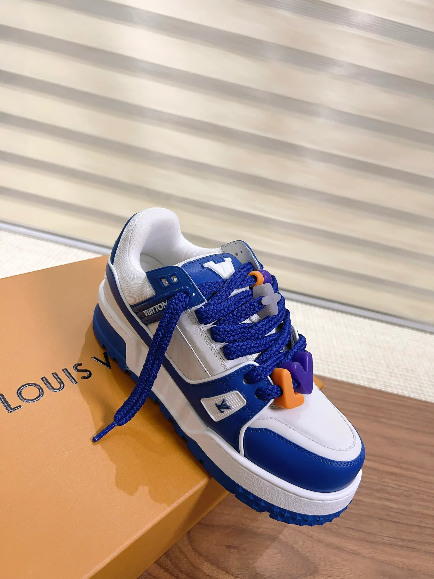 Кроссовки Женские Louis Vuitton 9964