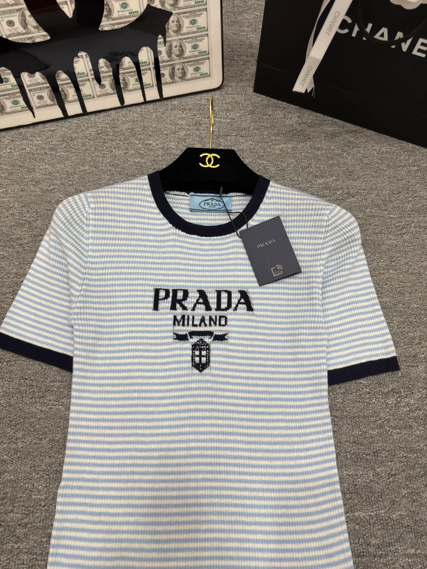 Футболки Женские Prada 13456076